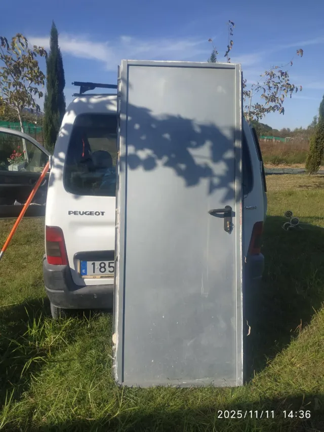 Puerta trastero metálica