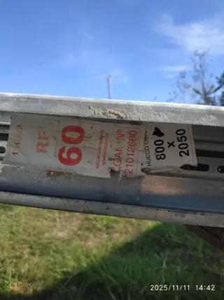 Puerta trastero metálica