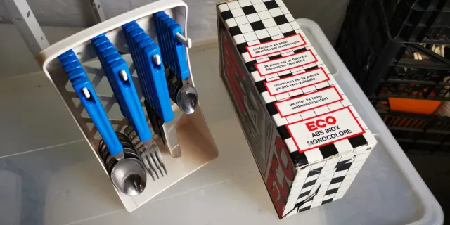 Set de cubiertos años 80 vintage.