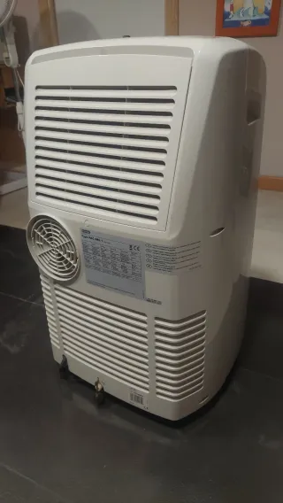 Aire Acondicionado Portátil DeLonghi Pingüino