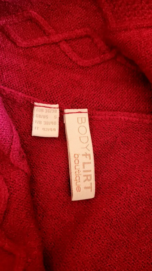 Maglione Bodyflirt rosso con collo alto