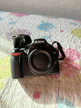 Cámara Réflex Nikon D40 + Cargador MH23