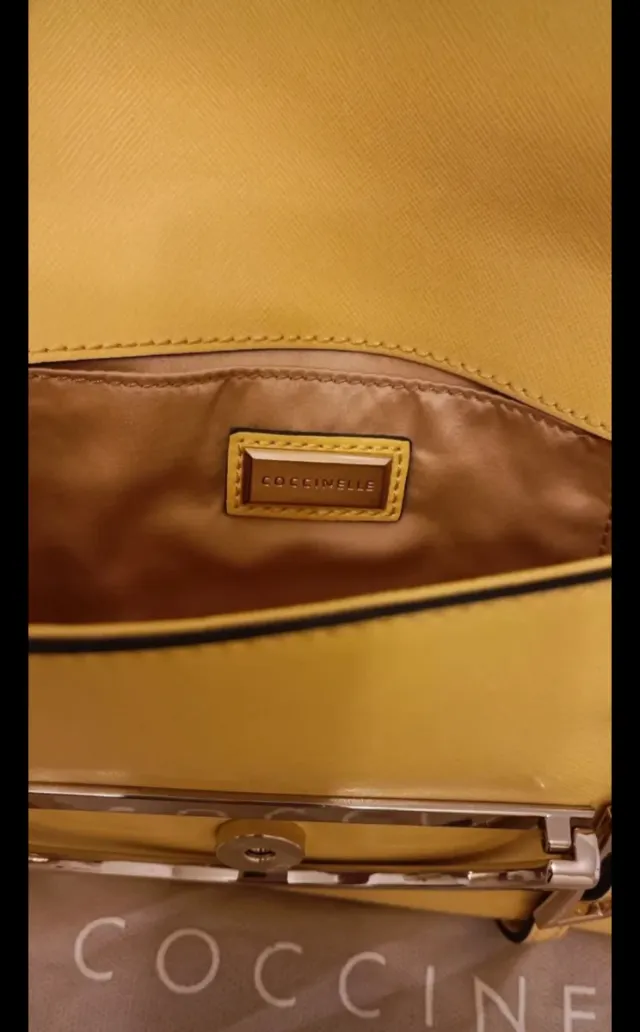 Borsa Coccinelle Saffiano Gialla