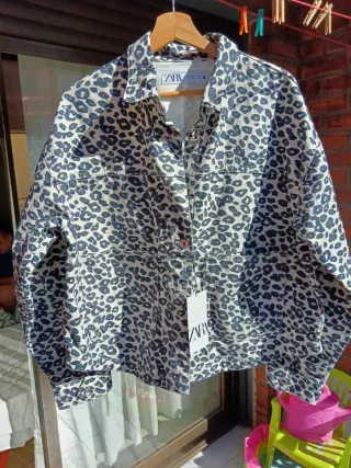 Chaqueta Zara estampado leopardo
