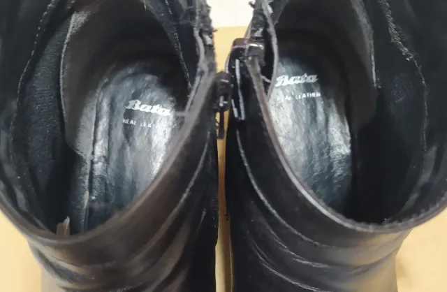 Stivaletti donna Bata neri