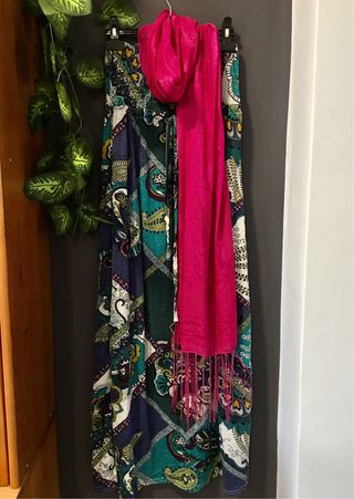 Vestido largo estampado boho y fular