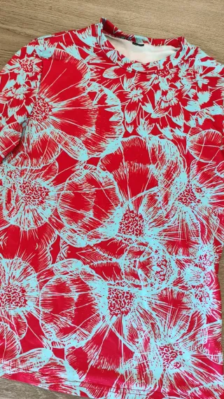 Camiseta estampada floral manga larga