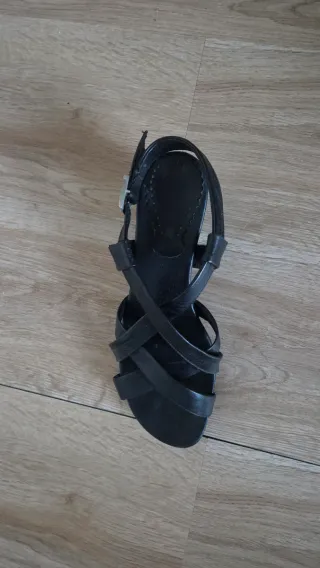 Sandalias negras de cuña