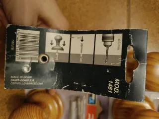 10 colgadores de madera