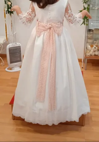 Vestido de Comunión Blanco con Encaje Rosa ,cancan