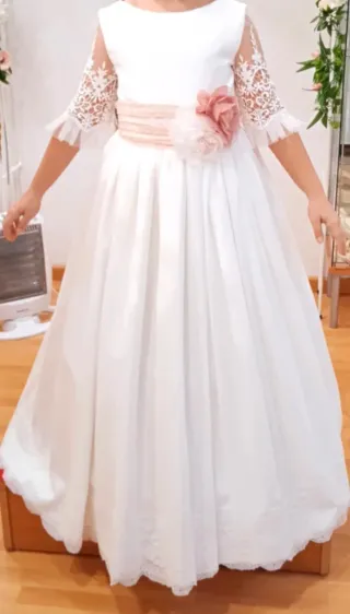 Vestido de Comunión Blanco con Encaje Rosa ,cancan