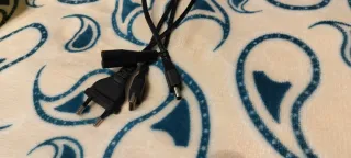 PS4 1TB con controller wireless e cavo HDMI