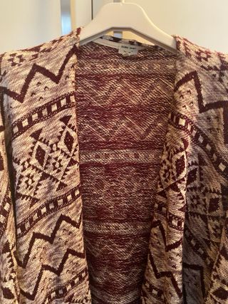 Chaqueta sin mangas con estampado étnico