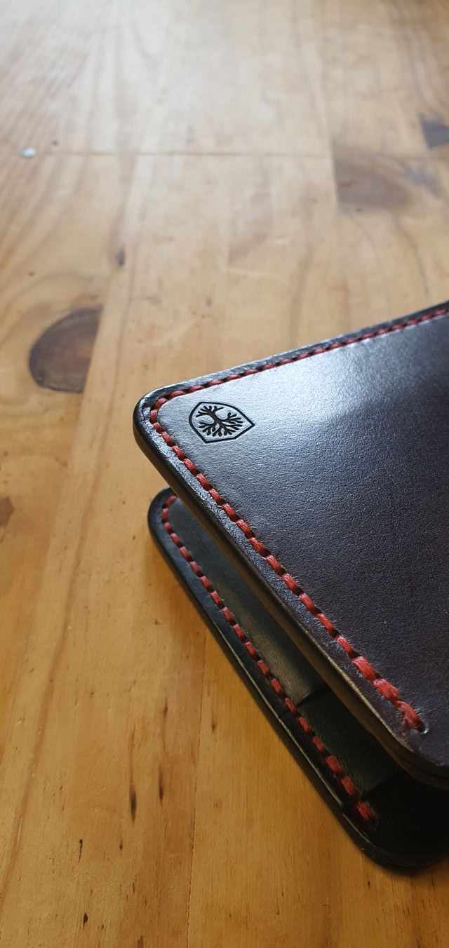 Cartera de cuero artesanal personalizable