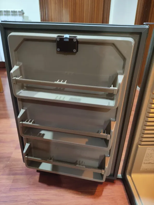 Nevera Electrolux minibar
