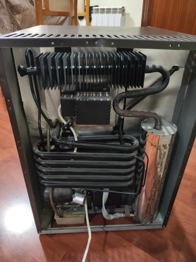 Nevera Electrolux minibar