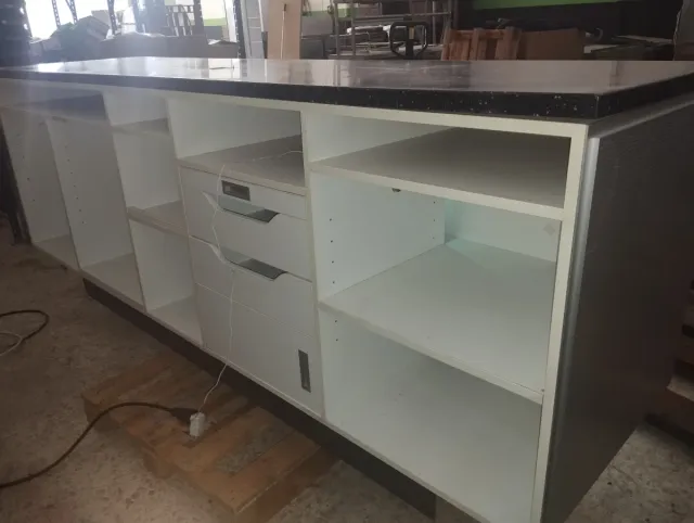 Mostrador 260cm con luces LED