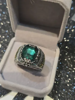 Anillo ornamental hombre piedra verde