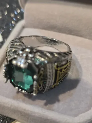 Anillo ornamental hombre piedra verde