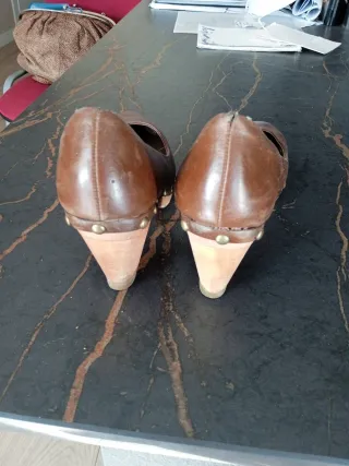 Zapatos de tacón marrón Stradivarius talla 39