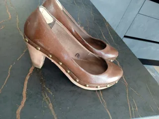 Zapatos de tacón marrón Stradivarius talla 39
