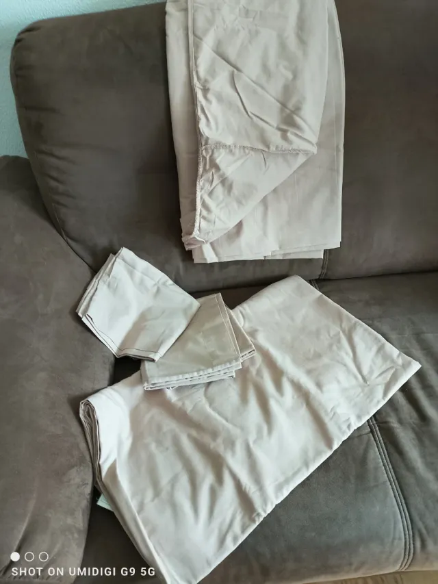 Juego de sabanas y fundas cama de 135cms