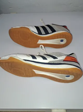 Zapatillas Adidas Sala y Futsal Talla 42