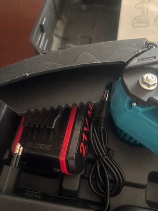 Motosierra Eléctrica Carga Caja