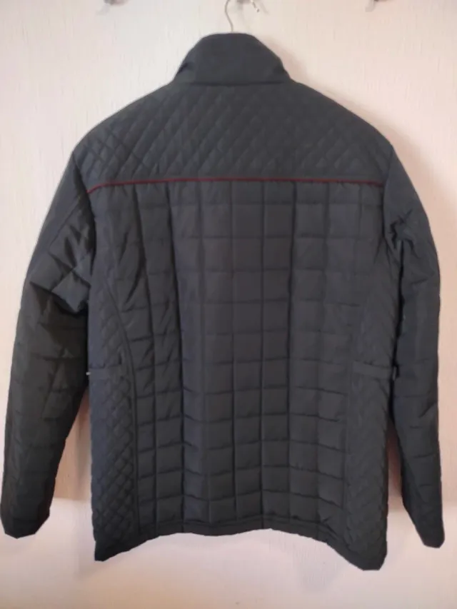 Chaqueta acolchada hombre negra