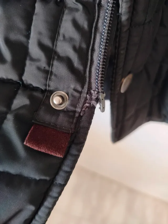 Chaqueta acolchada hombre negra