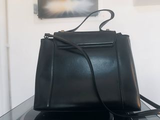 Borsa Nera Strutturata con Tracolla