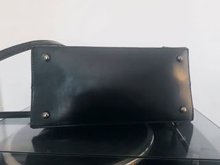 Borsa Nera Strutturata con Tracolla