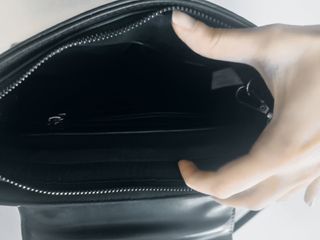 Borsa Nera Strutturata con Tracolla