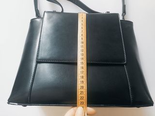 Borsa Nera Strutturata con Tracolla