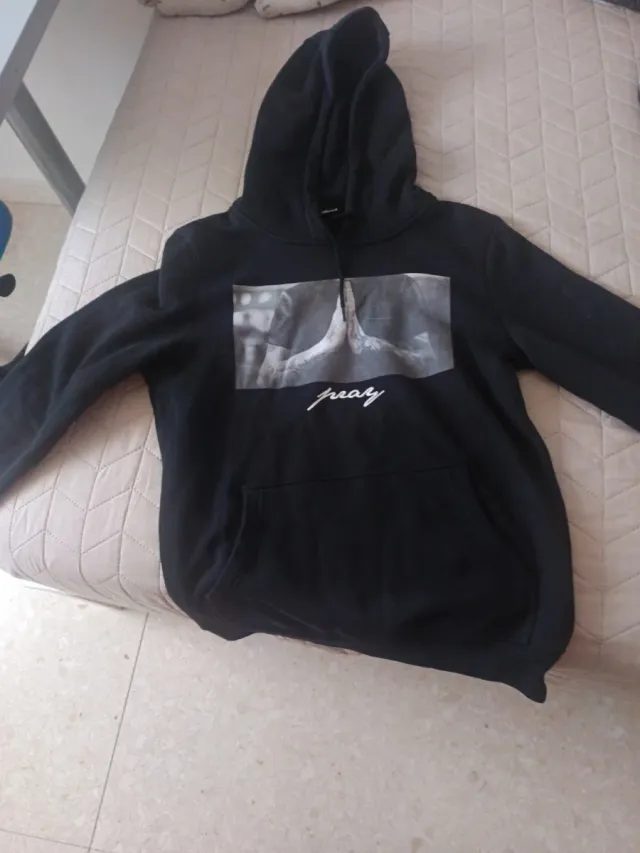 Sudadera Negra Pray mister tee