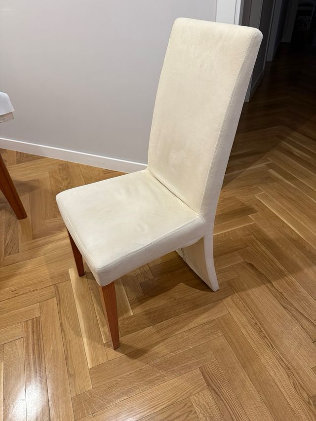 Elegantes sillas de ante color crema 4 unidades