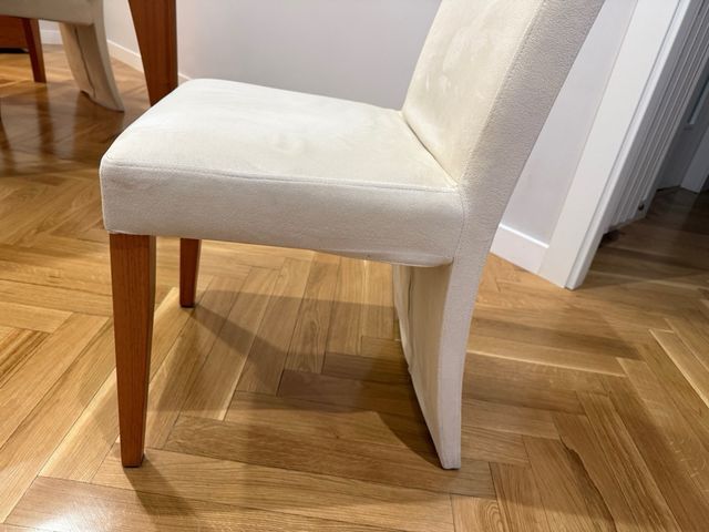 Elegantes sillas de ante color crema 4 unidades