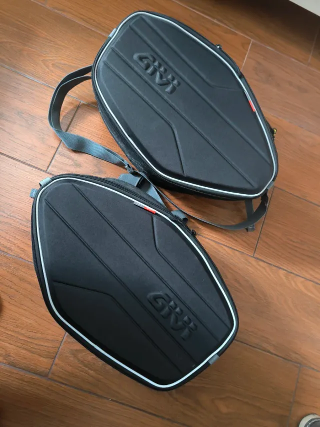 Alforjas Givi EA101C Extensibles