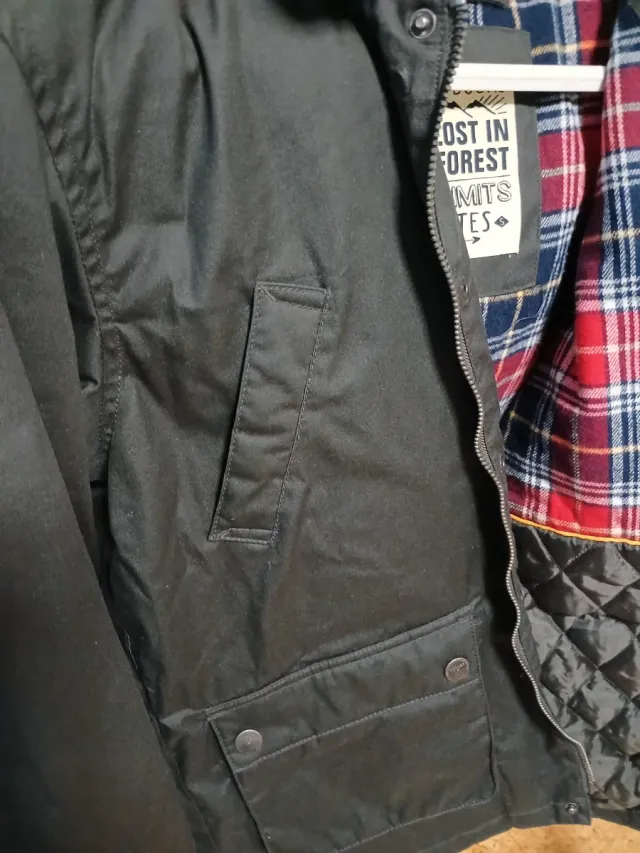 Abrigo niño con capucha desmontable