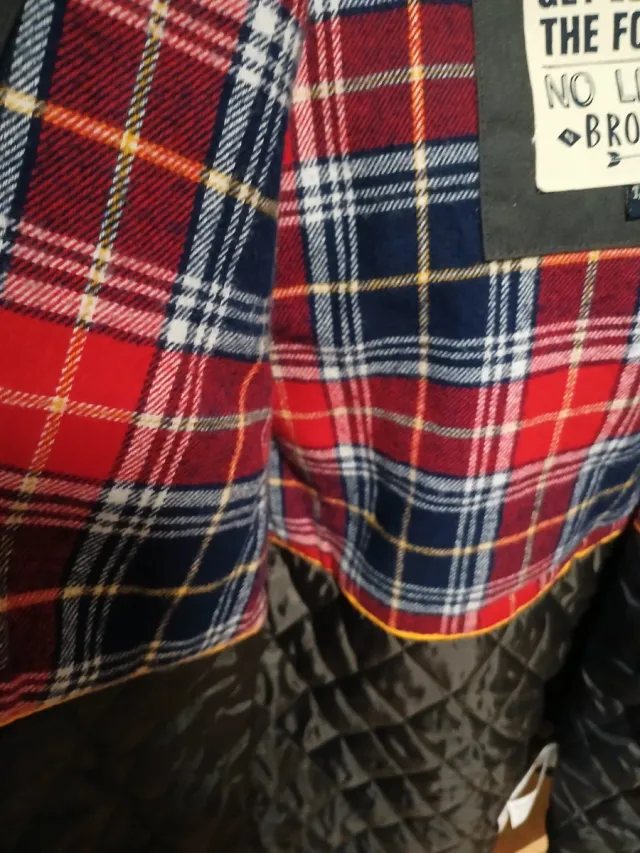 Abrigo niño con capucha desmontable