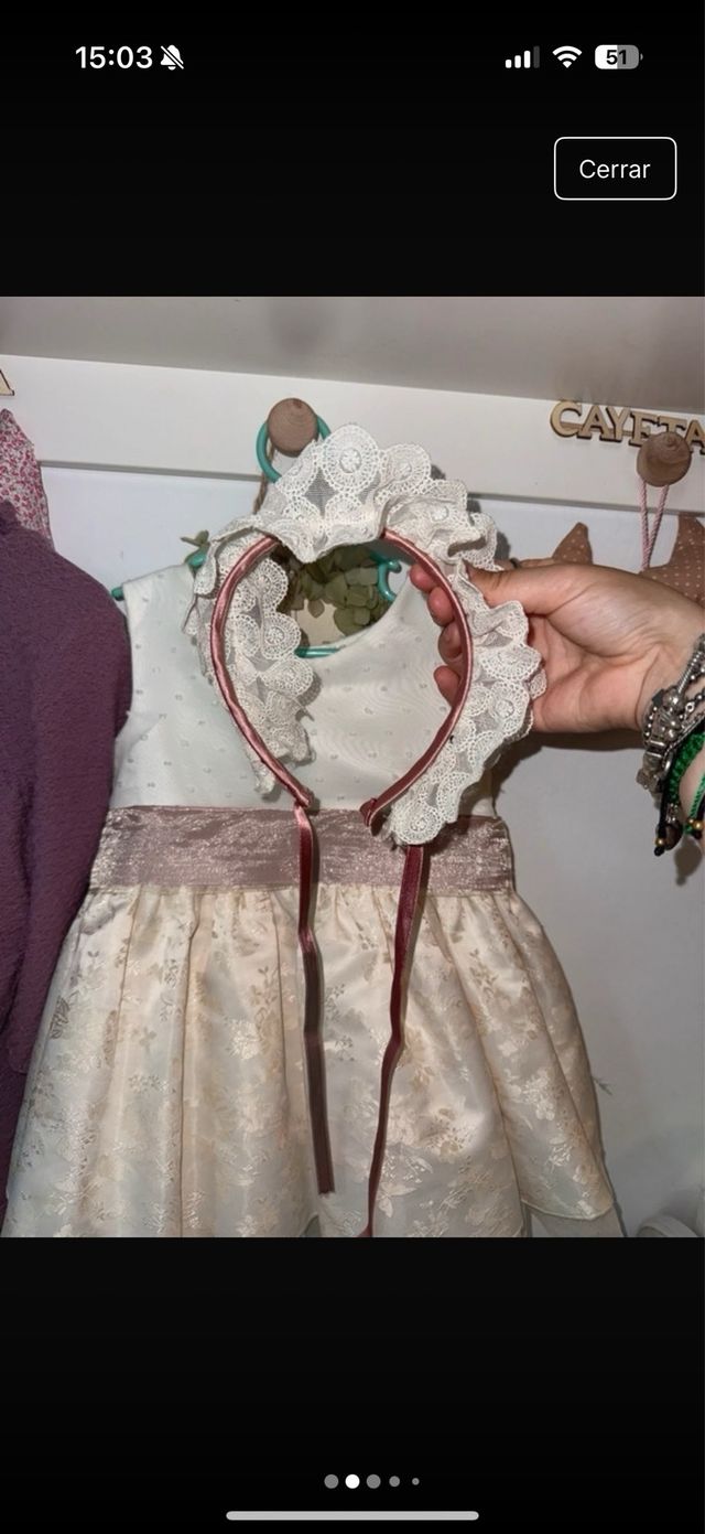 Vestido de ceremonia blanco y dorado