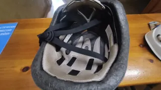 Casco de escalada y ferrata AINDA