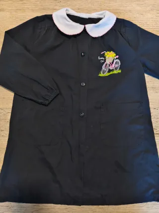 Grembiule nero scuola bambina con ricamo