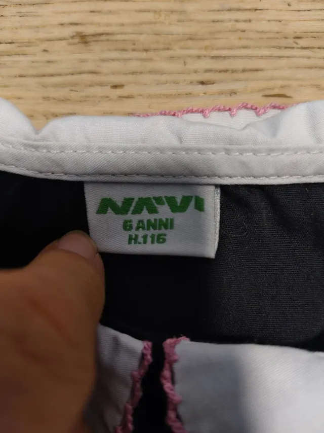 Grembiule nero scuola bambina con ricamo