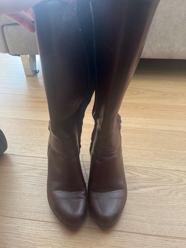 Botas altas de tacón marrones