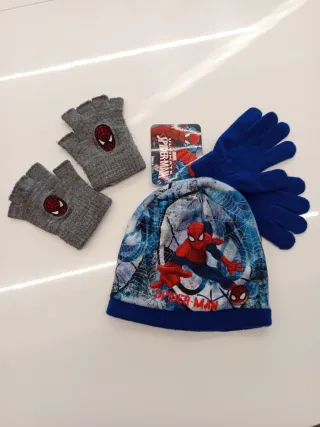 Set cappellino e guantini Spiderman nuovi