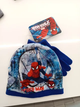 Set cappellino e guantini Spiderman nuovi