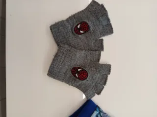 Set cappellino e guantini Spiderman nuovi