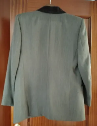 Chaqueta de mujer con detalles