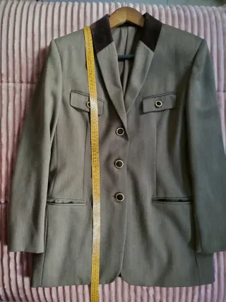 Chaqueta de mujer con detalles